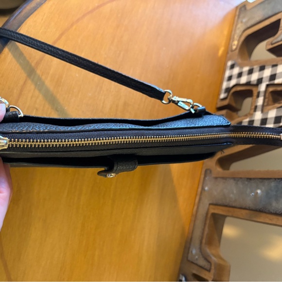 Larchmont avenue alegra Kate Spade Black Pebbled Leather crossbody - Picture 8 of 10